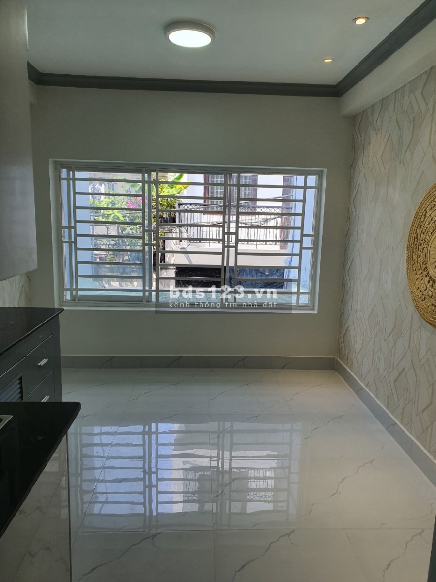Phạm Văn Chiêu p8 Quận Gò Vấp dt 3x10 1 trệt 3 lầu giá bán chỉ 3,7 tỷ bàn giao có đủ tiện ích