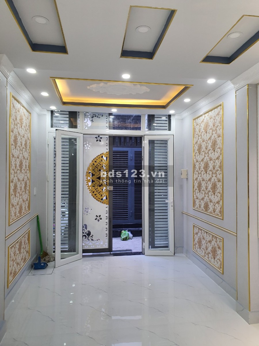 Phạm Văn Chiêu p8 Quận Gò Vấp dt 3x10 1 trệt 3 lầu giá bán chỉ 3,7 tỷ bàn giao có đủ tiện ích