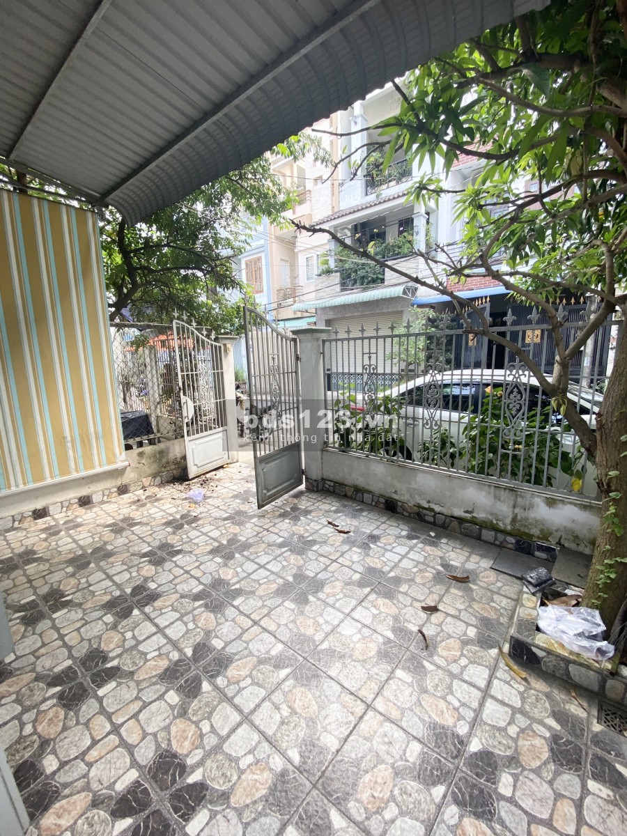 Cho thuê nhà Hẻm 288, Nguyễn Văn Cừ khu cán bộ công ty Dược Hậu Giang, xe đậu trước nhà
