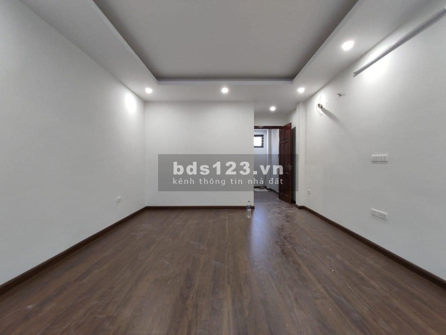 Nhà Trần Bình Cầu Giấy, giá 5.4 tỷ, nhà mới đẹp, chủ xây rất cẩn thận, 16m ra ô tô, dt 41m2, 5 tầng