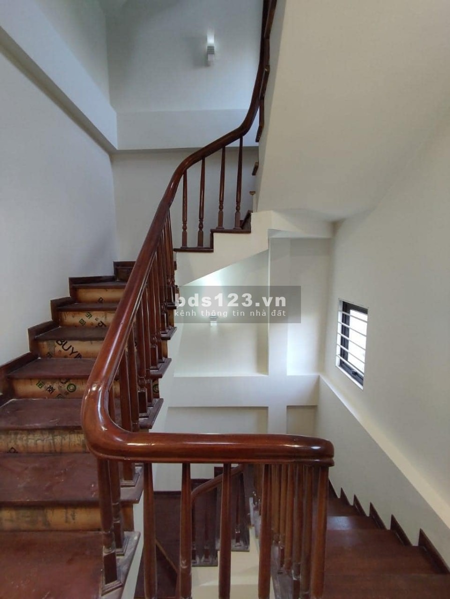Nhà Trần Bình Cầu Giấy, giá 5.4 tỷ, nhà mới đẹp, chủ xây rất cẩn thận, 16m ra ô tô, dt 41m2, 5 tầng