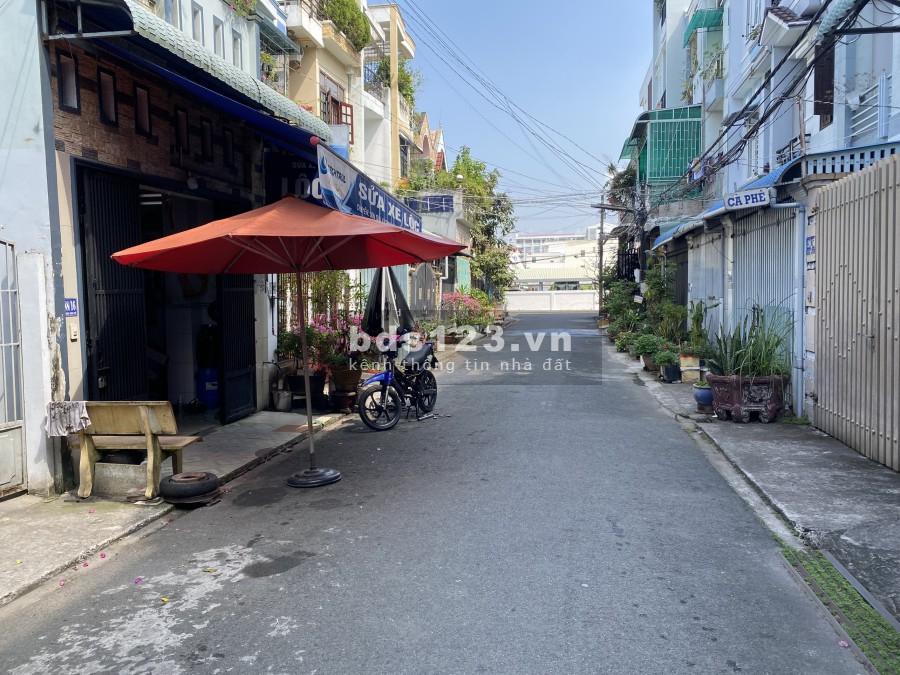 Cho thuê nhà Hẻm 288, Nguyễn Văn Cừ khu cán bộ công ty Dược Hậu Giang, xe đậu trước nhà
