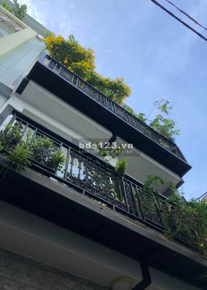 HOT–QUẬN 10, Hẻm gần Ba gác -Đường 3/2, 40m2 (1 Trệt 2Lầu + ST), Nhà đẹp full nội thất.