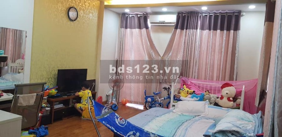 HOT–QUẬN 10, Hẻm gần Ba gác -Đường 3/2, 40m2 (1 Trệt 2Lầu + ST), Nhà đẹp full nội thất.