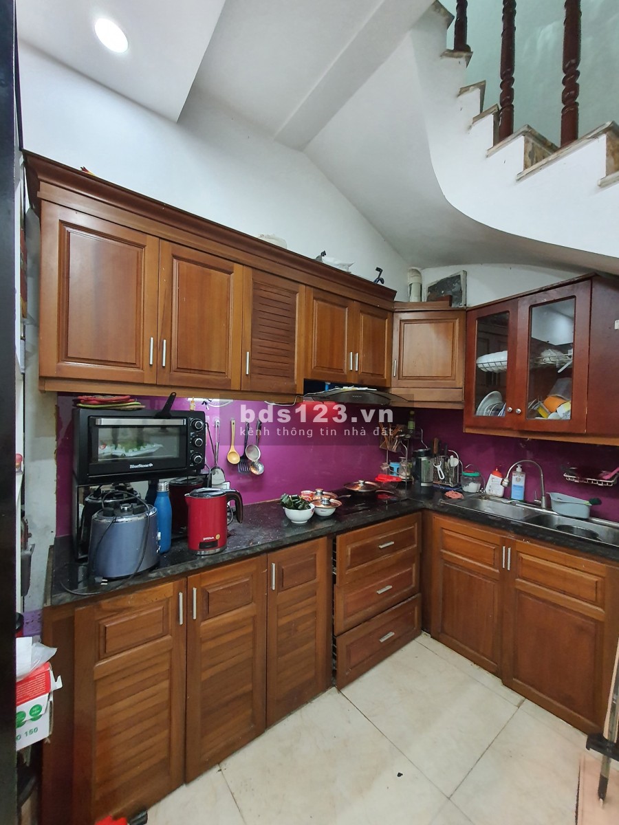 Dương Văn Bé, Vĩnh Tuy, HBT, dtsd 36m2 x 4T, mt 3.6m, cực gần mặt phố, sổ nở hậu, 3.6 tỷ