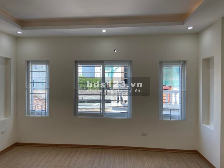 Nhà nguyên căn mới đón tết tiện ích đầy đủ, sô nở hậu vuông đẹp, khu dân trí cao, 5 tầng đúc