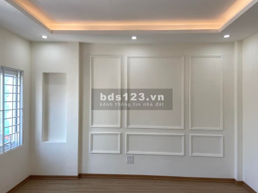 Nhà nguyên căn mới đón tết tiện ích đầy đủ, sô nở hậu vuông đẹp, khu dân trí cao, 5 tầng đúc