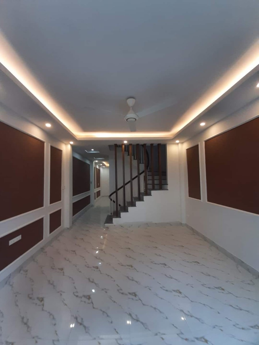 Nhà Đẹp đón Tết Lĩnh Nam diện tích 40m2, 5 tầng mặt tiền 3.6m. Giá 3.5 tỷ thương lượng
