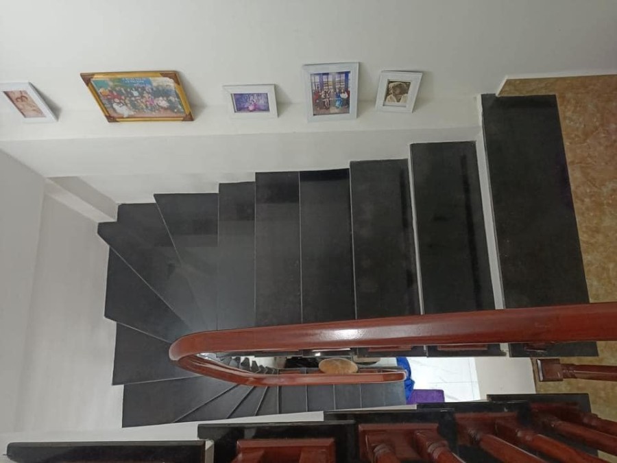 Nhà Đẹp đón Tết Lĩnh Nam diện tích 40m2, 5 tầng mặt tiền 3.6m. Giá 3.5 tỷ thương lượng
