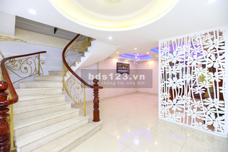 Quận 4- Kí túc xá Xóm Chiếu sang chảnh giá cực ưu đãi liên hệ xem phòng 0901313987