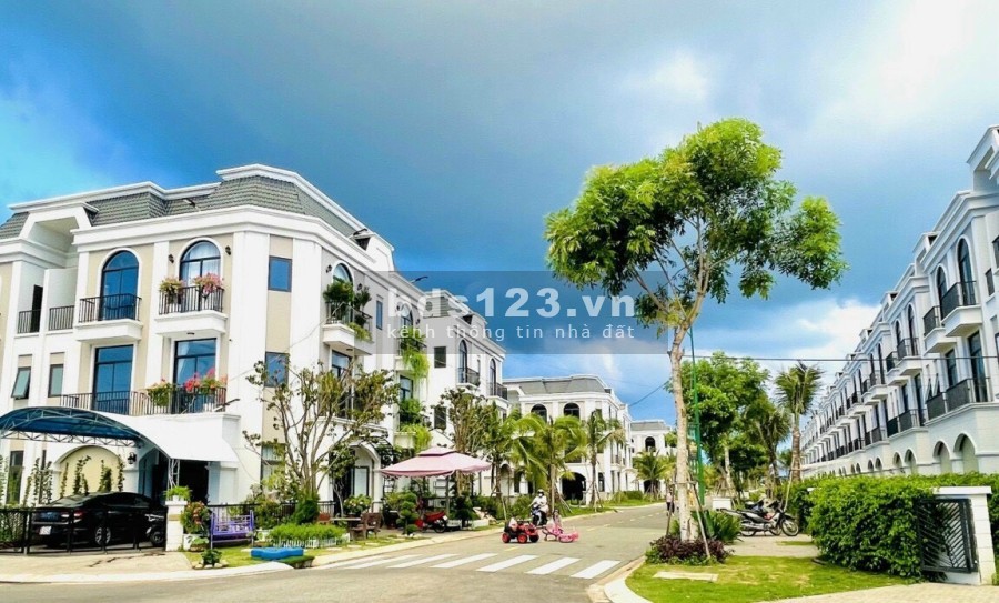 Cần bán lô đất và căn nhà 3 tầng quốc lộ 13 ngay khu công nghiệp Chơn Thành giá tốt