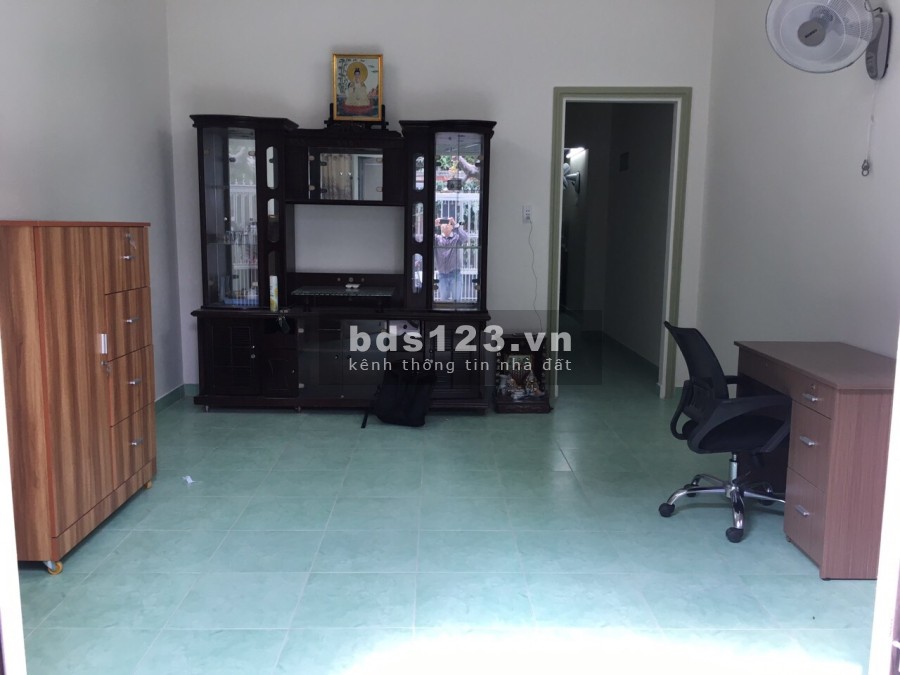 Chính chủ cần cho thuê nhà nguyên căn có gác đường Lê Văn Thịnh Quận 2, gồm 2 PN, 1 WC