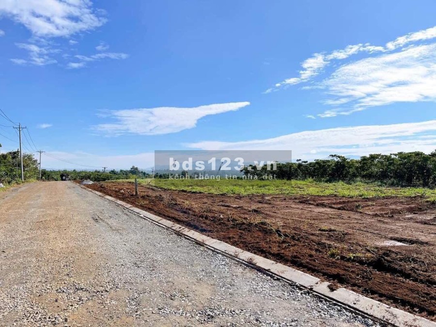 Chính chủ cần thanh lý lô đất nằm gần Quốc Lộ 20 giá bán chỉ 750 triệu/nền, lhcc