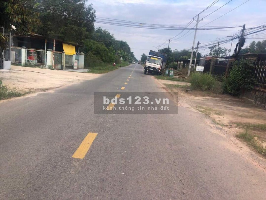 Bán đất mt nhựa ĐT 749D Long Tân Dầu Tiếng, dt 319m2, thổ cư 100m, dân cư đông, shr