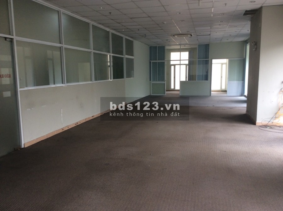 Văn phòng diện tích sử dụng 130m2 cho thuê giá rẻ nhất Q4 ngay hôm nay đầy đủ công nắng
