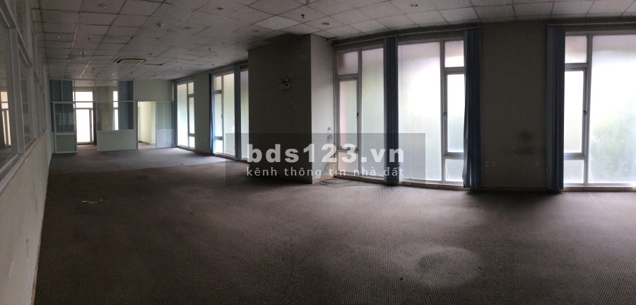 Văn phòng diện tích sử dụng 130m2 cho thuê giá rẻ nhất Q4 ngay hôm nay đầy đủ công nắng