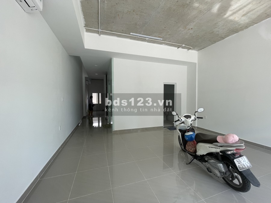 Cho thuê sàn Saritown, KĐT Sala. Nhà hoàn thiện đẹp. Lh: 0932689228 giá 53 triệu/tháng