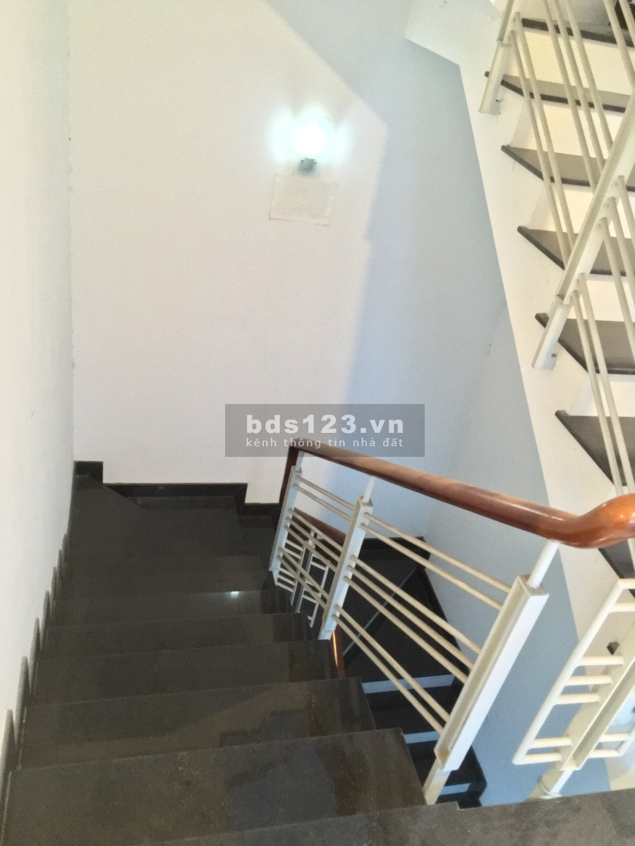Phòng trọ Quận 7 full nội thất ngay chợ Tân Quy (căn góc - 2 ban công)