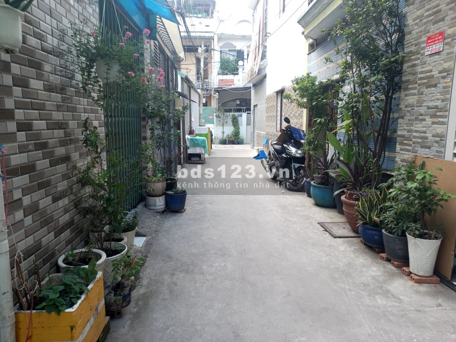 Bán nhà hẻm xe máy Quang Trung, Gò Vấp giá rẻ 5 phút ra Coopmart tiện ích xung quanh đủ