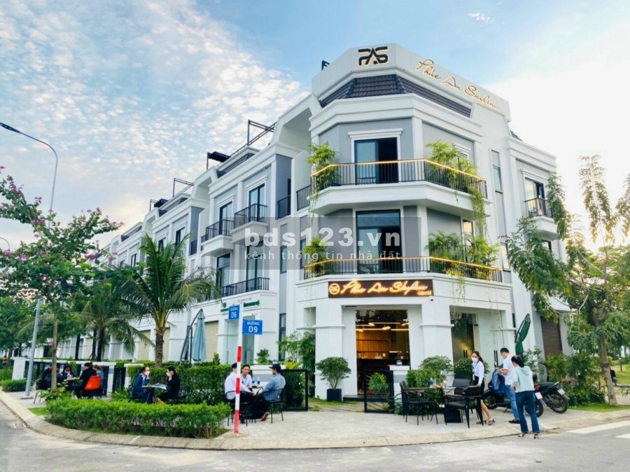Cần bán căn nhà 3 tầng gần quốc lộ 13 khu công nghiệp Chơn Thành giá bán chỉ 2.2 tỷ