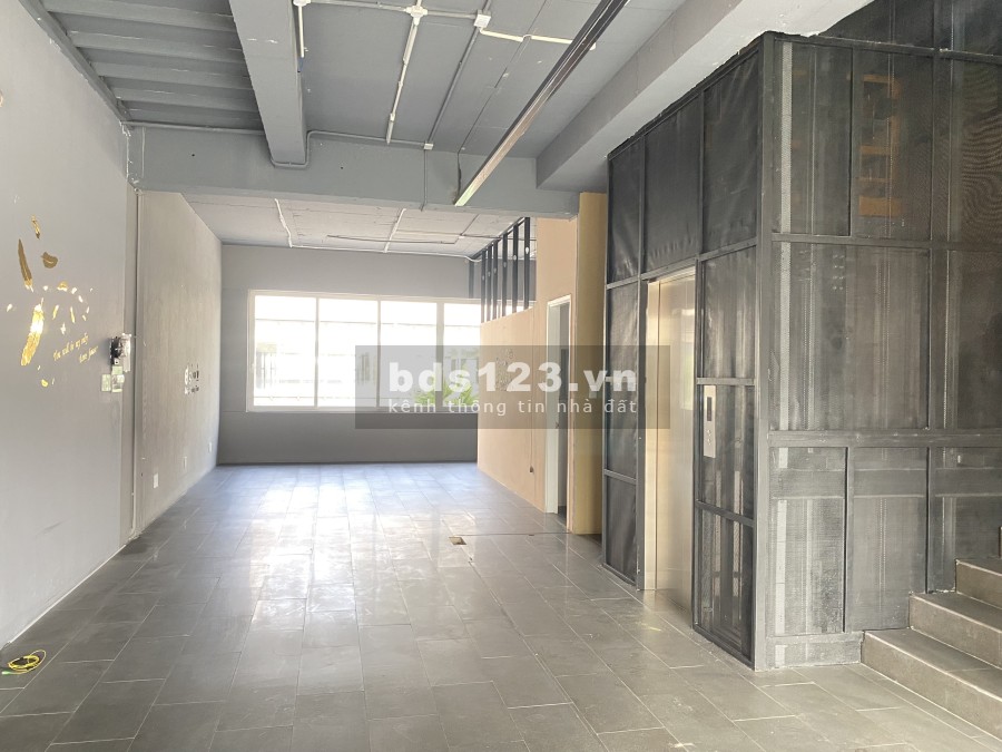 Cần cho thuê gấp shophouse Nguyễn Cơ Thạch. Đã hoàn thiện thang máy thuê dài hạn