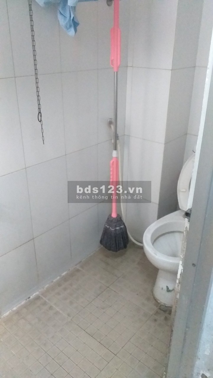 Cho thuê nhà mặt tiền nguyên căn đường Phú Thọ, quận 11, TP.HCM. 1T2L giá 35tr/tháng