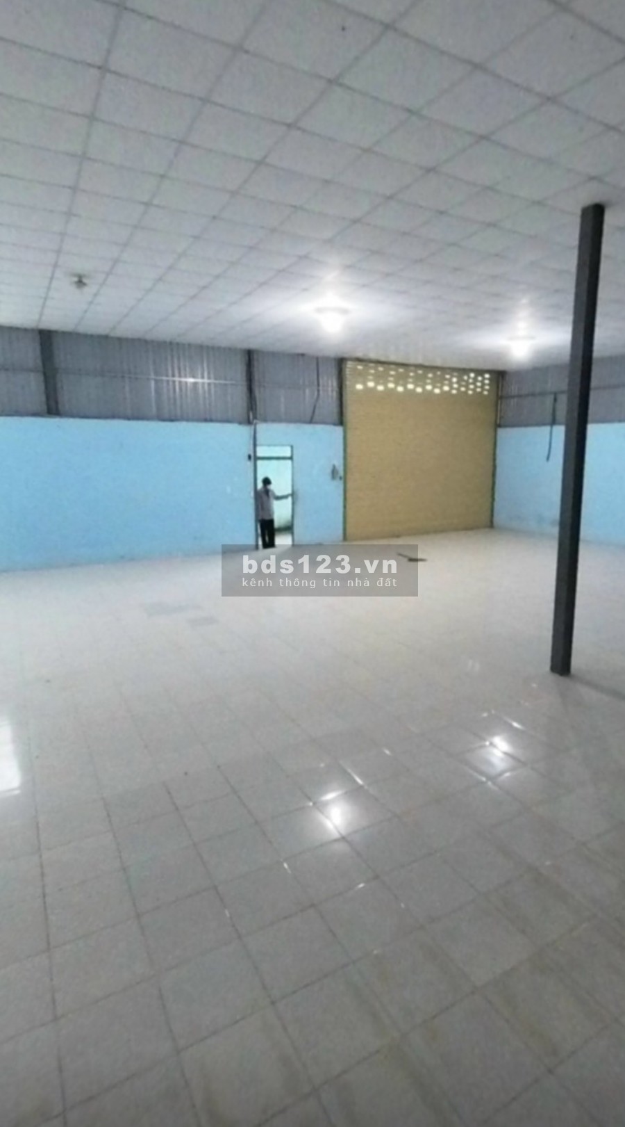 Kho xưởng 650m2 nền gạch, laphong Thạnh Lộc Quận 12 liên hệ 0909298353