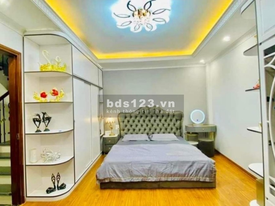 Cần bán nhà đẹp mới xây, 4 tầng. Giá rẻ, đường Nguyễn Hữu Thọ nội thất cao cấp, lhcc