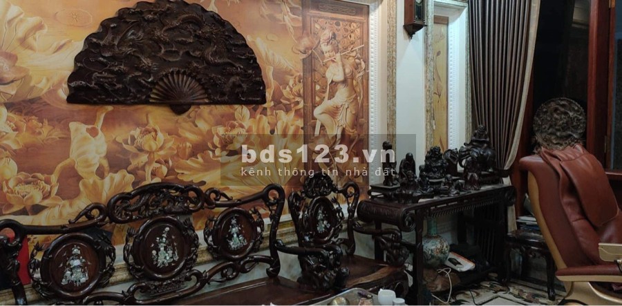 Mặt phố Chu Huy Mân, 7 tầng đúc thang máy, nhà cực đẹp kinh doanh bất chấp, lh 0915551552