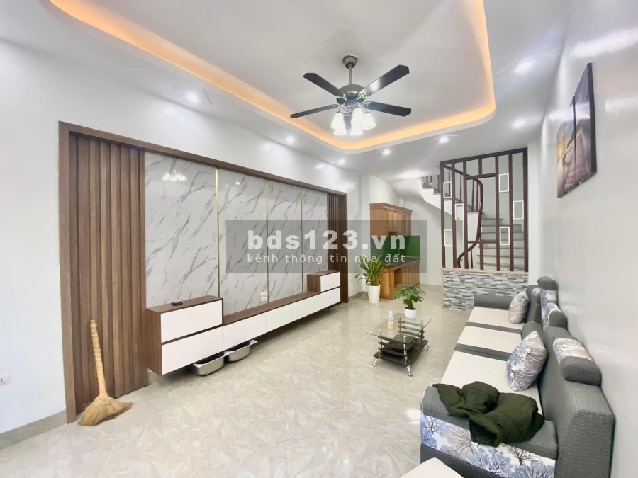 Nhà mới hai mặt thoáng ô tô đỗ cử muôn vàn tiện ích đón tết đoàn viên, tặng nội thất