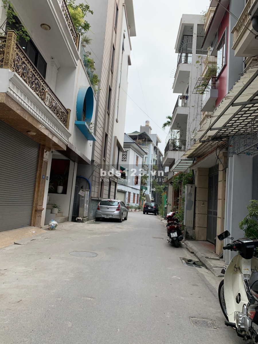 Siêu đẳng cấp nhà Nguyễn Văn Cừ, dtsd 60m2, mặt tiền lớn, gara ô tô siêu rộng, liên hệ 0846763333
