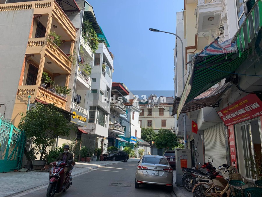 Nhà mới khu trung tâm Quận Uỷ Tây Hồ, ô tô đỗ cổng, giá bán 4.8 tỷ, thương lượng mạnh