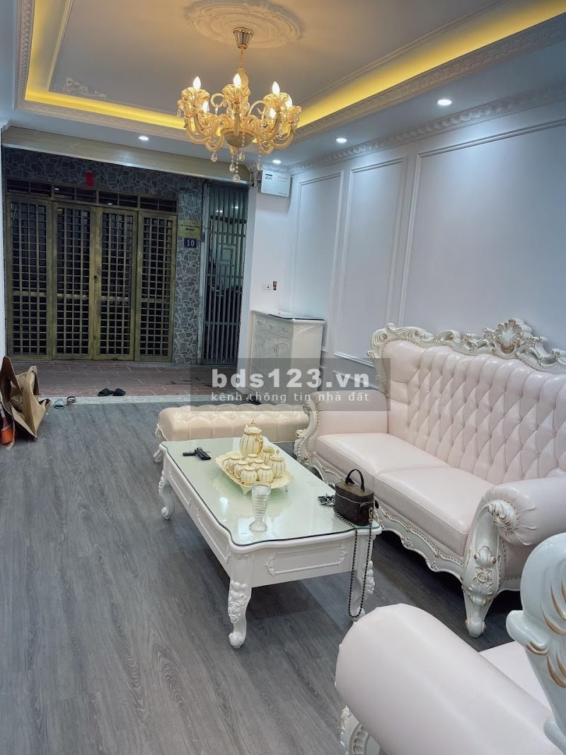 Ba bước ra phố Nguyễn Sơn, dtsd 50m2, 4 tầng đúc, đầy đủ nội thất, giá chỉ 4.5 tỷ, lh 0846.763.333