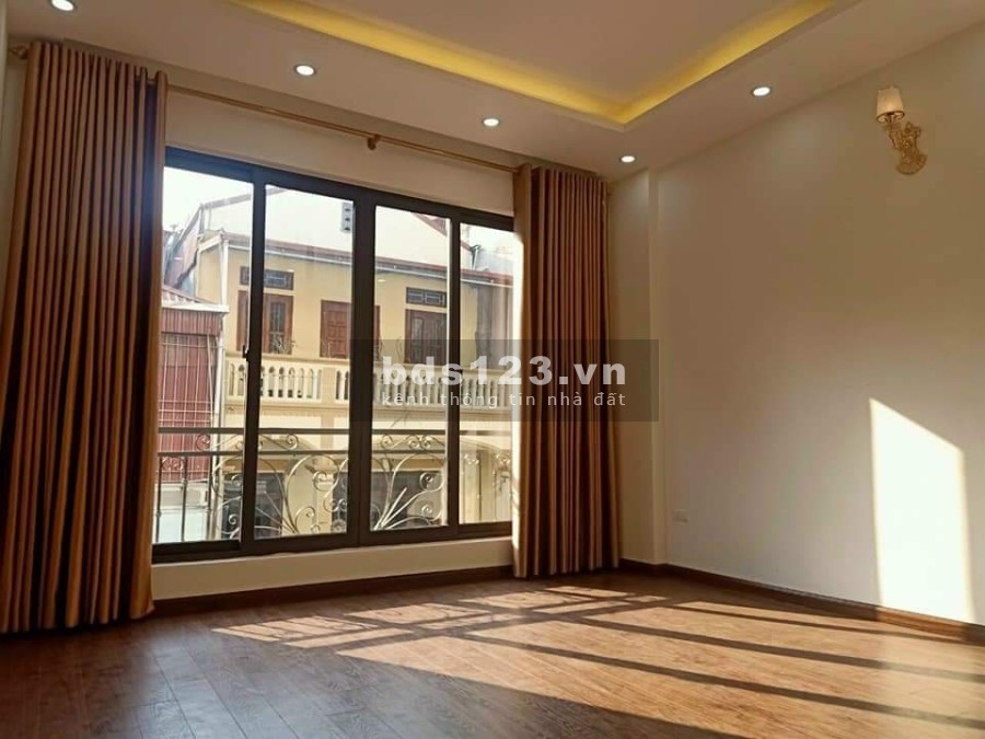 Nhà mới khu trung tâm Quận Uỷ Tây Hồ, ô tô đỗ cổng, giá bán 4.8 tỷ, thương lượng mạnh