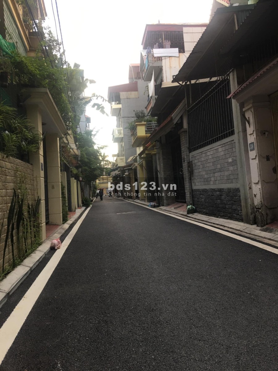 Bán đất tặng nhà cấp 4 Đặng Thai Mai, Quận Tây Hồ, sổ đỏ chính chủ, liên hệ 0975048581