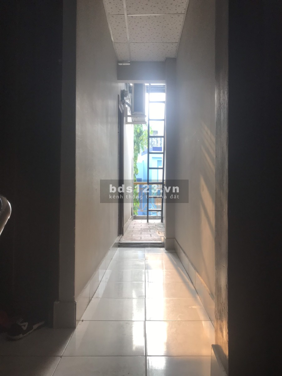 Phòng Quận 10, giá cho thuê 3 triệu/tháng rộng 20m2 máy lạnh thoáng mát, giờ tự do