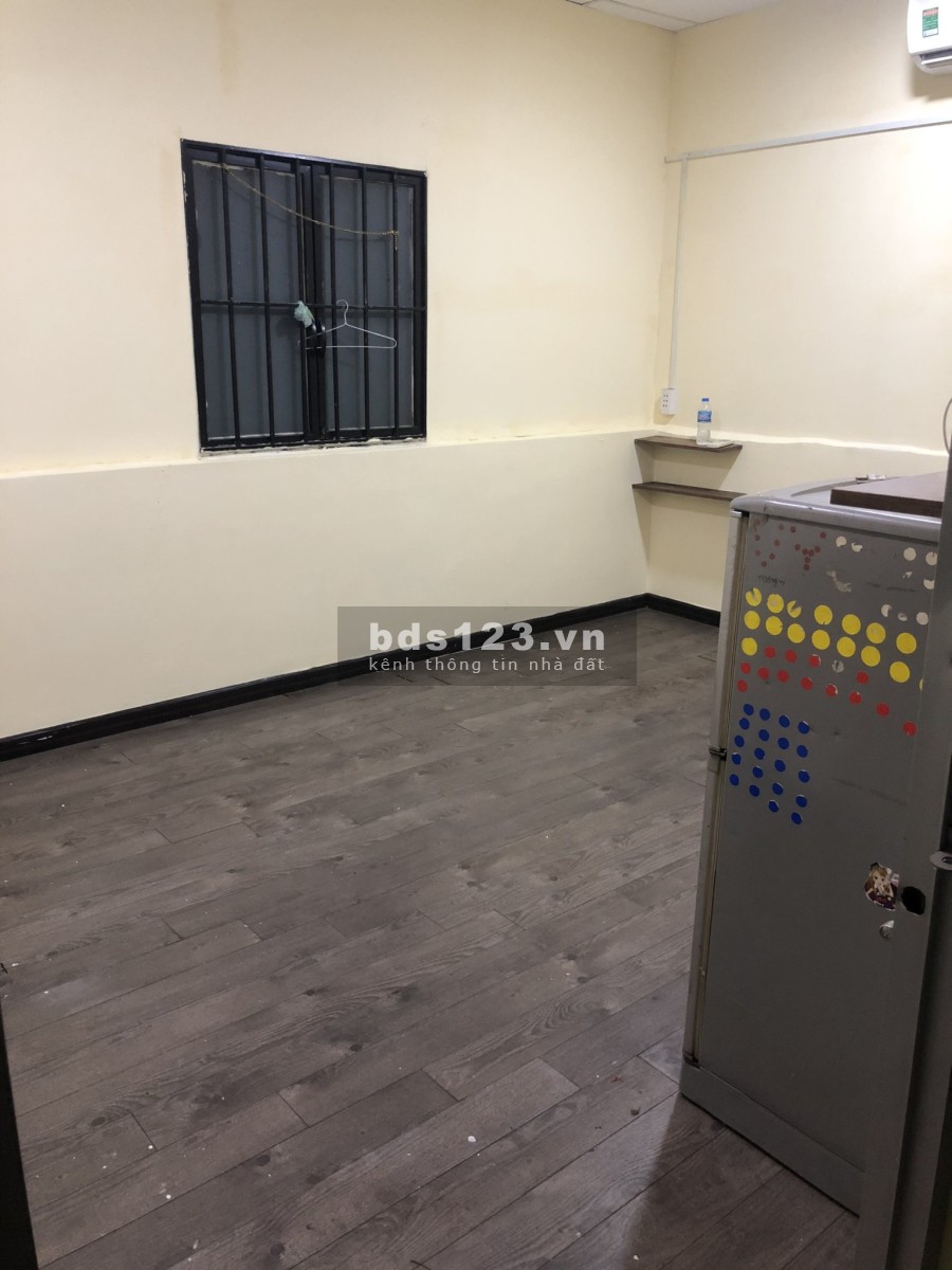 Phòng 22m2 có máy lạnh 1-2 người ở, giờ tự do 2,5tr/tháng