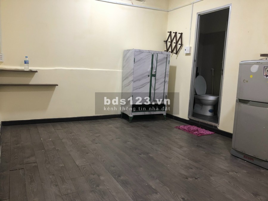 Phòng 22m2 có máy lạnh 1-2 người ở, giờ tự do 2,5tr/tháng