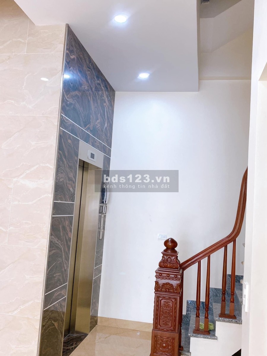 Nhà 6 tầng đường Nguyễn Du, cạnh Vincom Lê Hoàn, Trung tâm TP Thanh Hoá, lh 0916981524