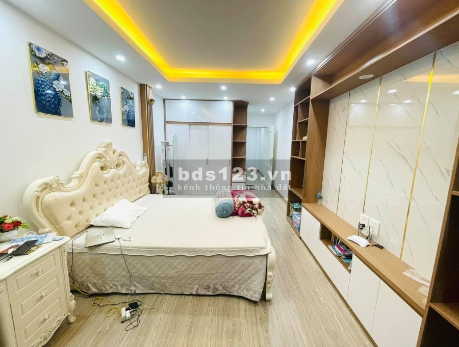 Bán gấp nhà Phân lô, ôtô đỗ cửa, Thang máy, Định Công, Hoàng Mai 62m2, 5 tầng, 10 tỷ