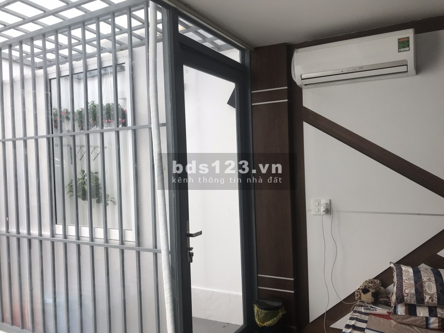 Cần bán nhà gấp nhà đẹp thiết kế hiện đại đầy đủ nội thất tiện ích xung quanh đủ, lhcc