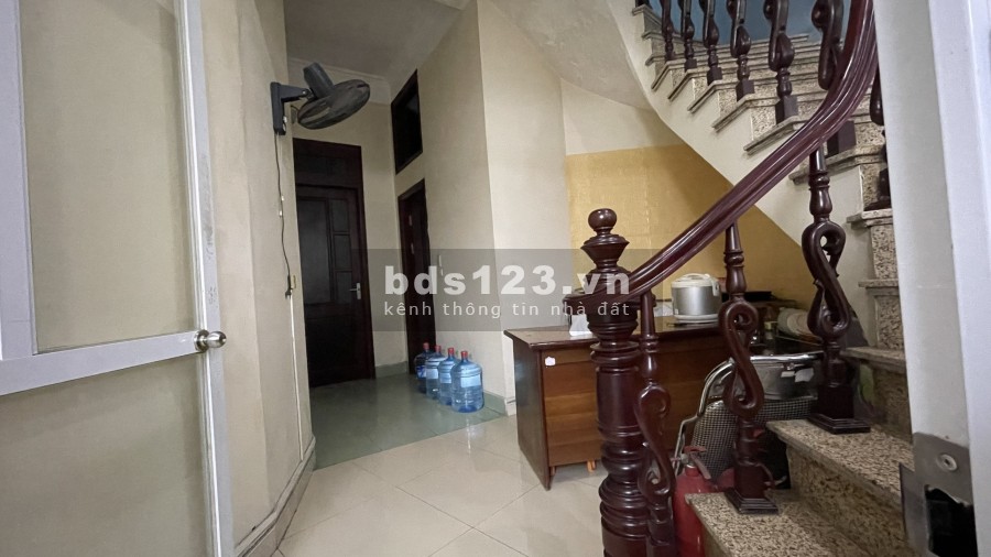 Cho thuê mặt bằng kinh doanh phố Nguyễn Văn Huyên quận Cầu Giấy - Hà Nội lh 0942340571