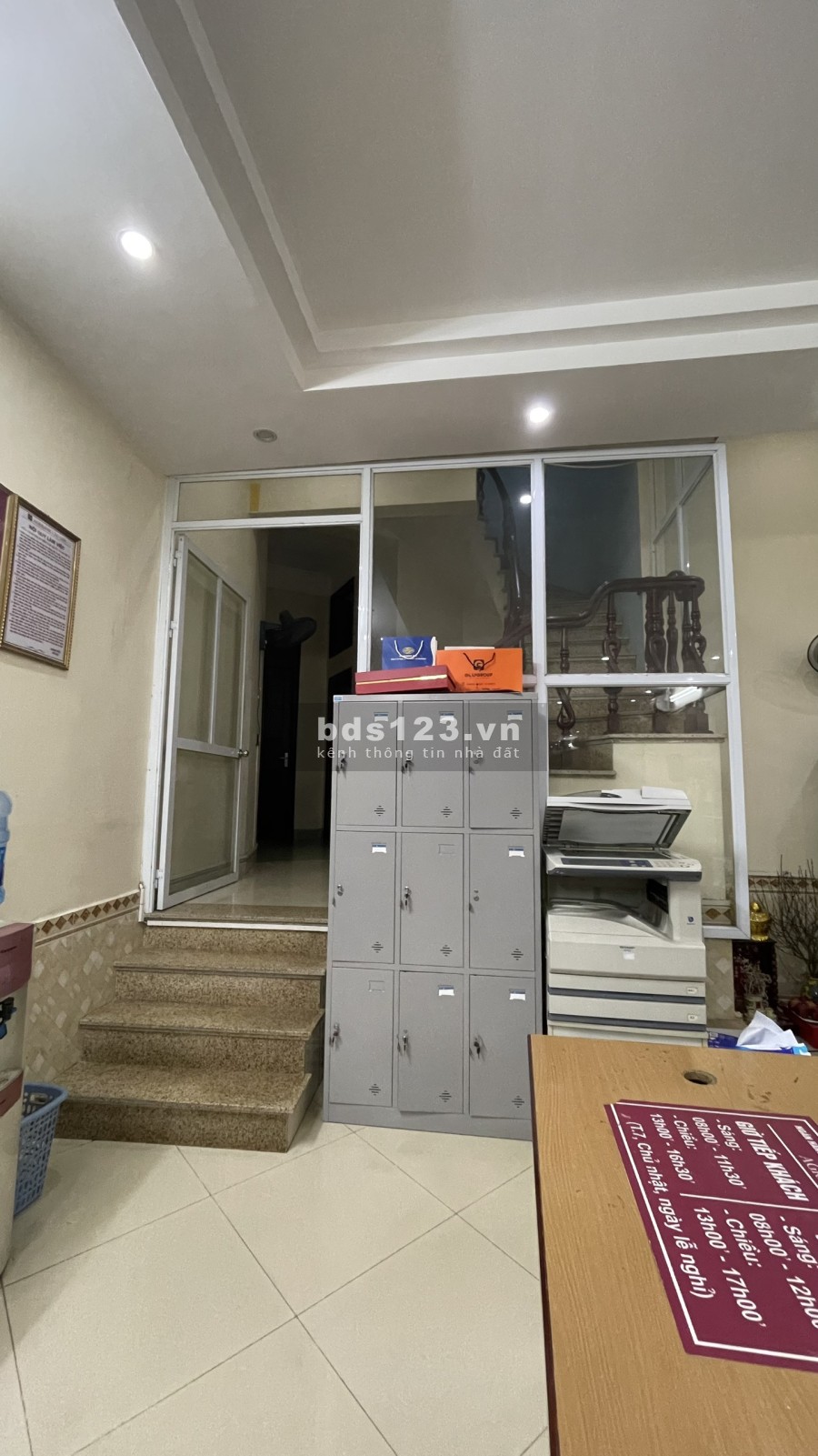 Cho thuê mặt bằng kinh doanh phố Nguyễn Văn Huyên quận Cầu Giấy - Hà Nội lh 0942340571