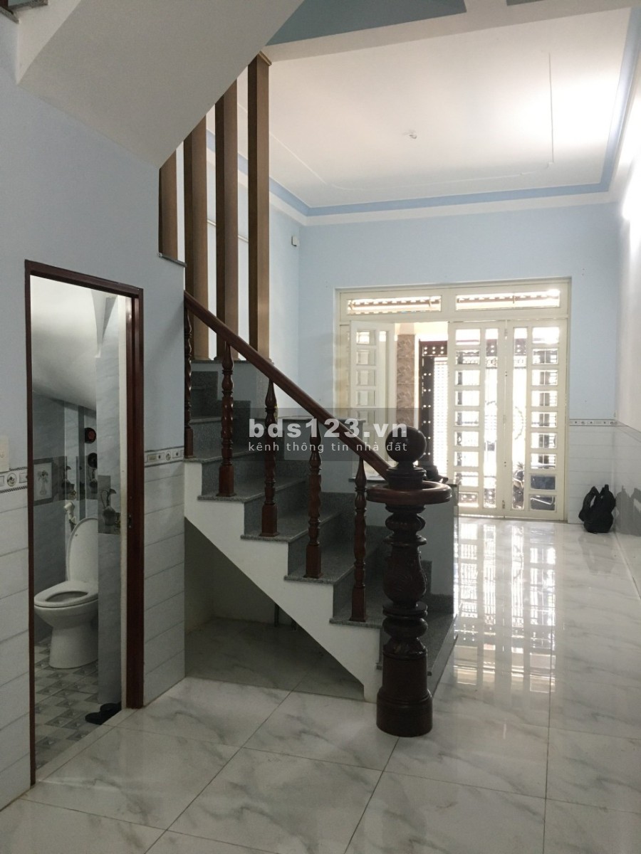 Nhà 2 lầu hẻm 6m, đường Gò Cát, phường Phú Hữu, Quận 9 hẻm an ninh tiện ích xung quanh đủ