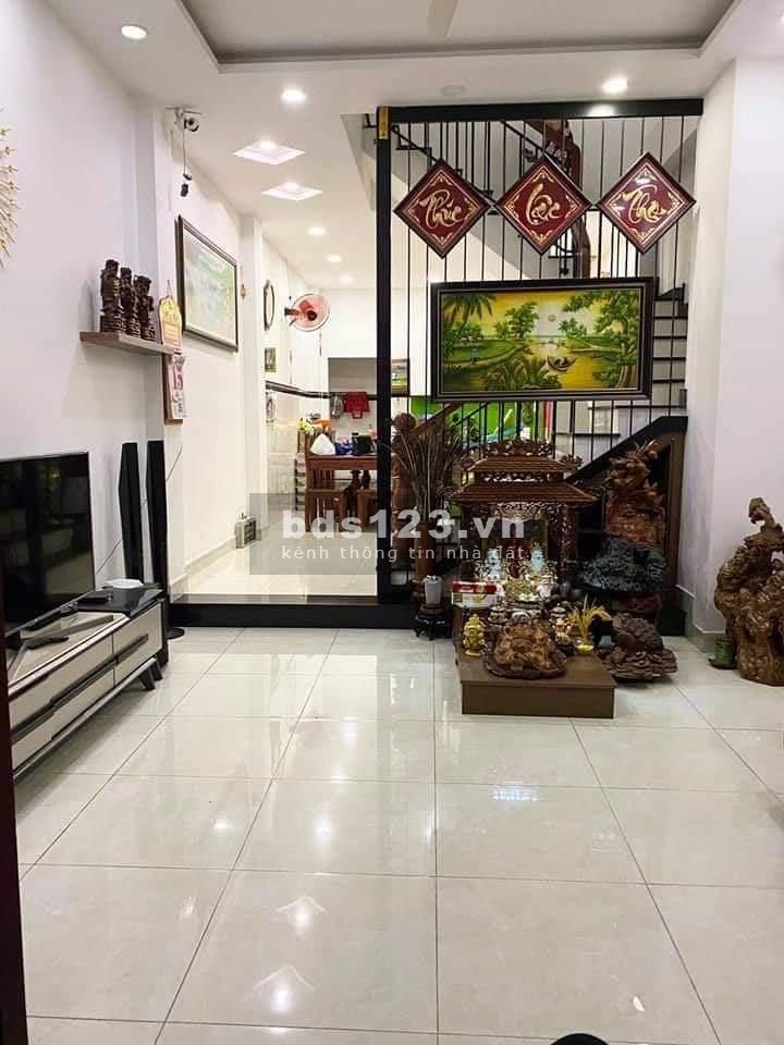 Cần bán nhà Quận Tân Phú, nhà nguyên căn đẹp, giá rẻ, sổ đổ chính chủ vuông vức, lhcc