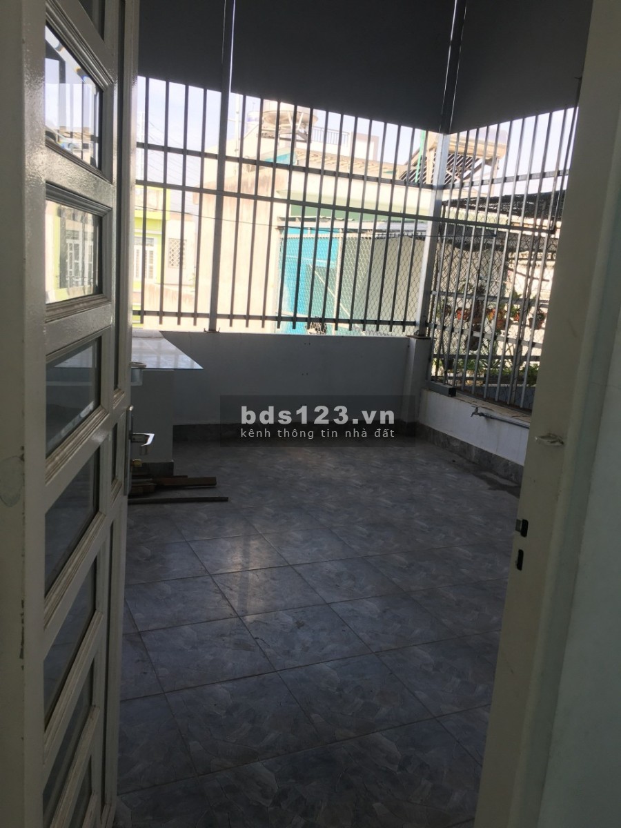 Nhà 2 lầu hẻm 6m, đường Gò Cát, phường Phú Hữu, Quận 9 hẻm an ninh tiện ích xung quanh đủ