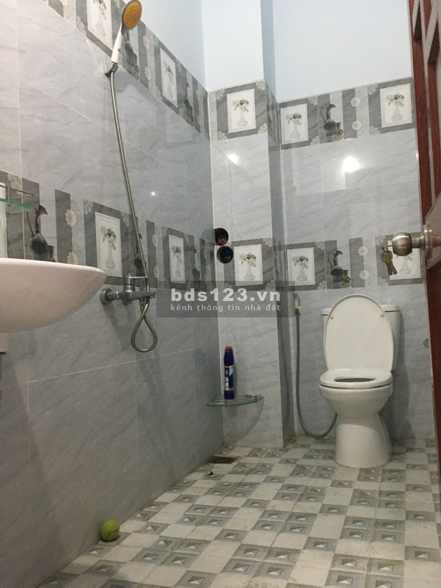 Nhà 2 lầu hẻm 6m, đường Gò Cát, phường Phú Hữu, Quận 9 hẻm an ninh tiện ích xung quanh đủ