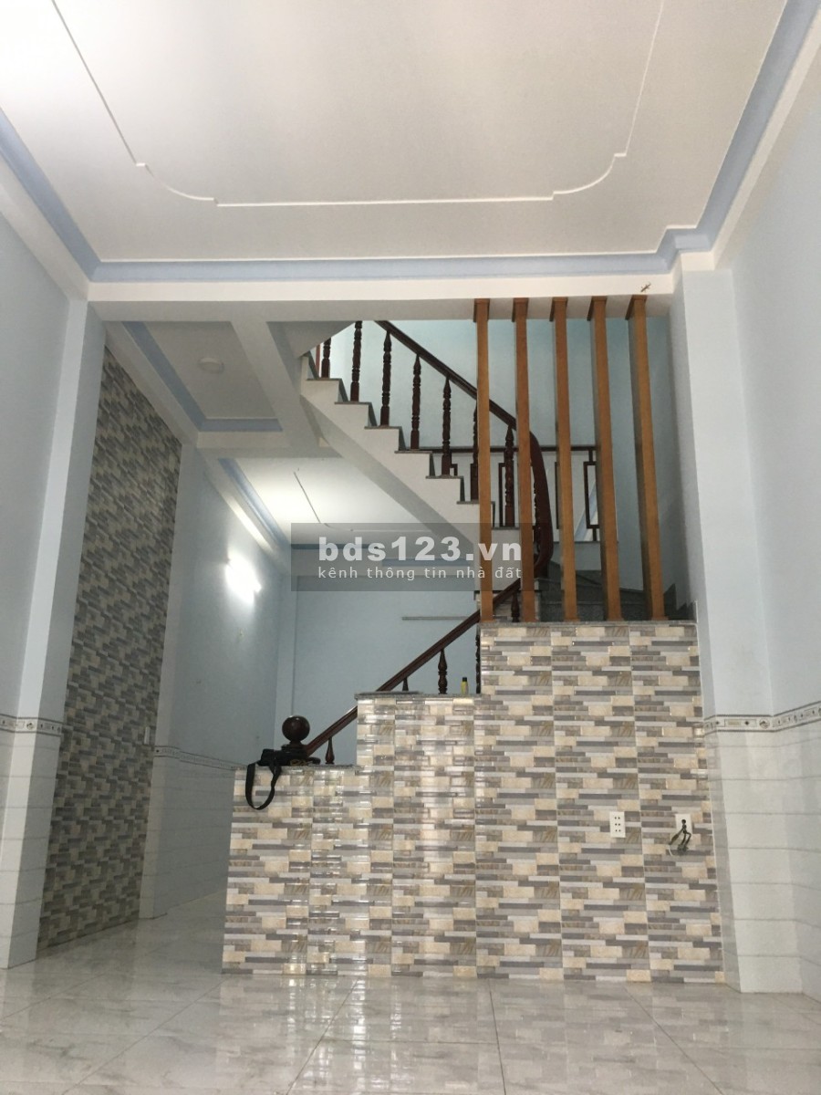 Nhà 2 lầu hẻm 6m, đường Gò Cát, phường Phú Hữu, Quận 9 hẻm an ninh tiện ích xung quanh đủ