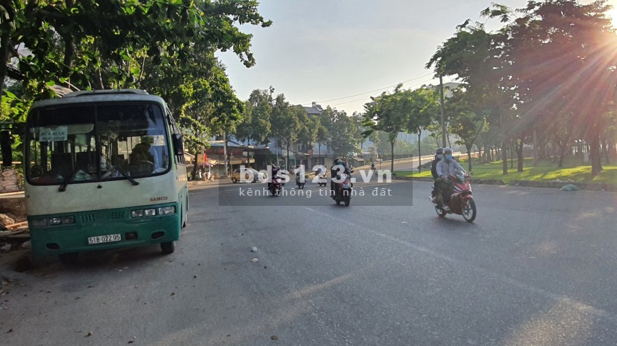 Chính chủ cần cho thuê nhà mặt tiền Quận 12, gần Quốc Lộ 1A ưu tiên thuê dài hạn, lhcc