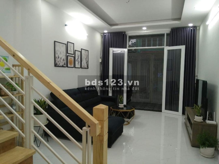 Nhà 2 tầng, Nguyễn Sơn, Quận Tân Phú, Ngang 4x14m, hẻm xe hơi giá bán chỉ 5.3 tỷ